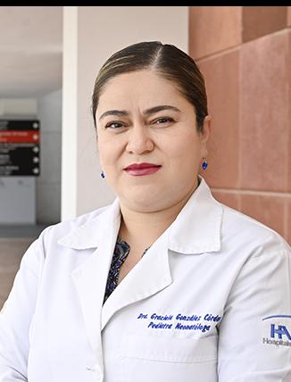Es la foto de perfil de una neonatóloga pediátrica en León de Hospital Angeles León. Usa una bata blanca, tiene una blusa y el cabello recogido.
