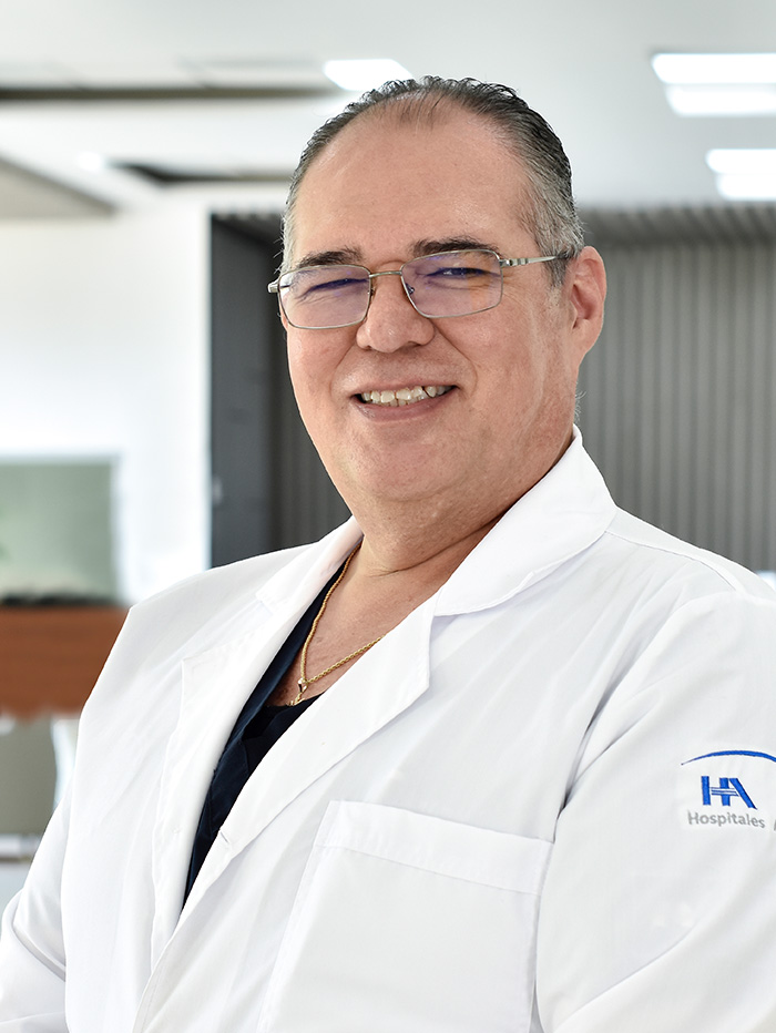 Es la foto de perfil de un neumólogo en Tampico de Hospital Angeles Tampico.